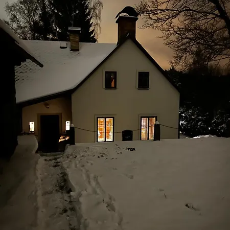 Roubenka Knoflik Alpesi faház *